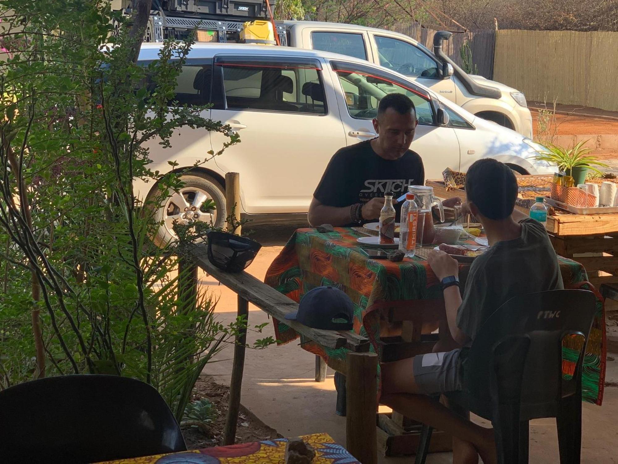 Jungle Breeze Home Stay Kasane Kültér fotó
